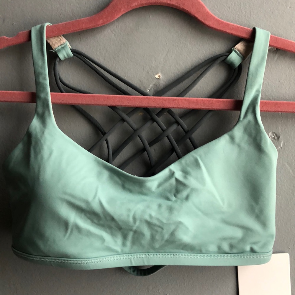 BNWT Lululemon Free to Be Bra *Wild